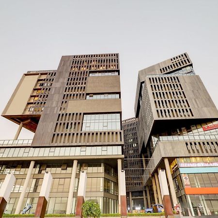 Hotel Super Townhouse Rajyash Rise Sarkhej Esterno foto