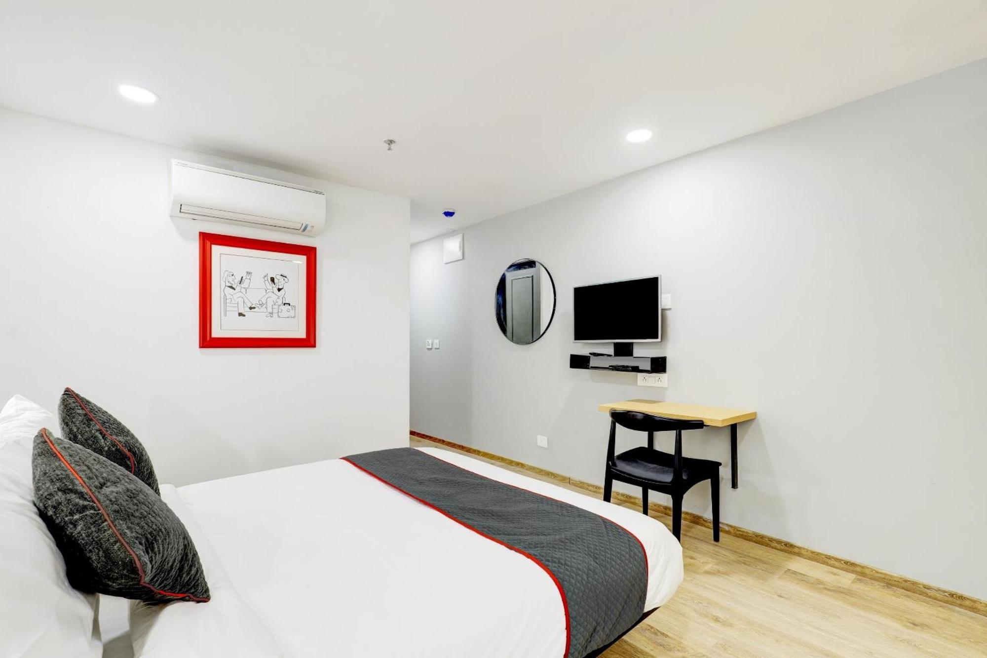 Hotel Super Townhouse Rajyash Rise Sarkhej Esterno foto